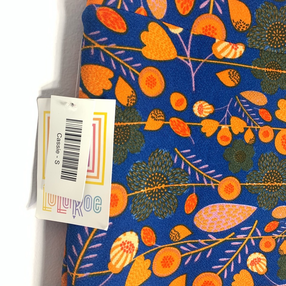 Lularoe Cassie spring pencil knit skirt NWT Small - Picture 2 of 5